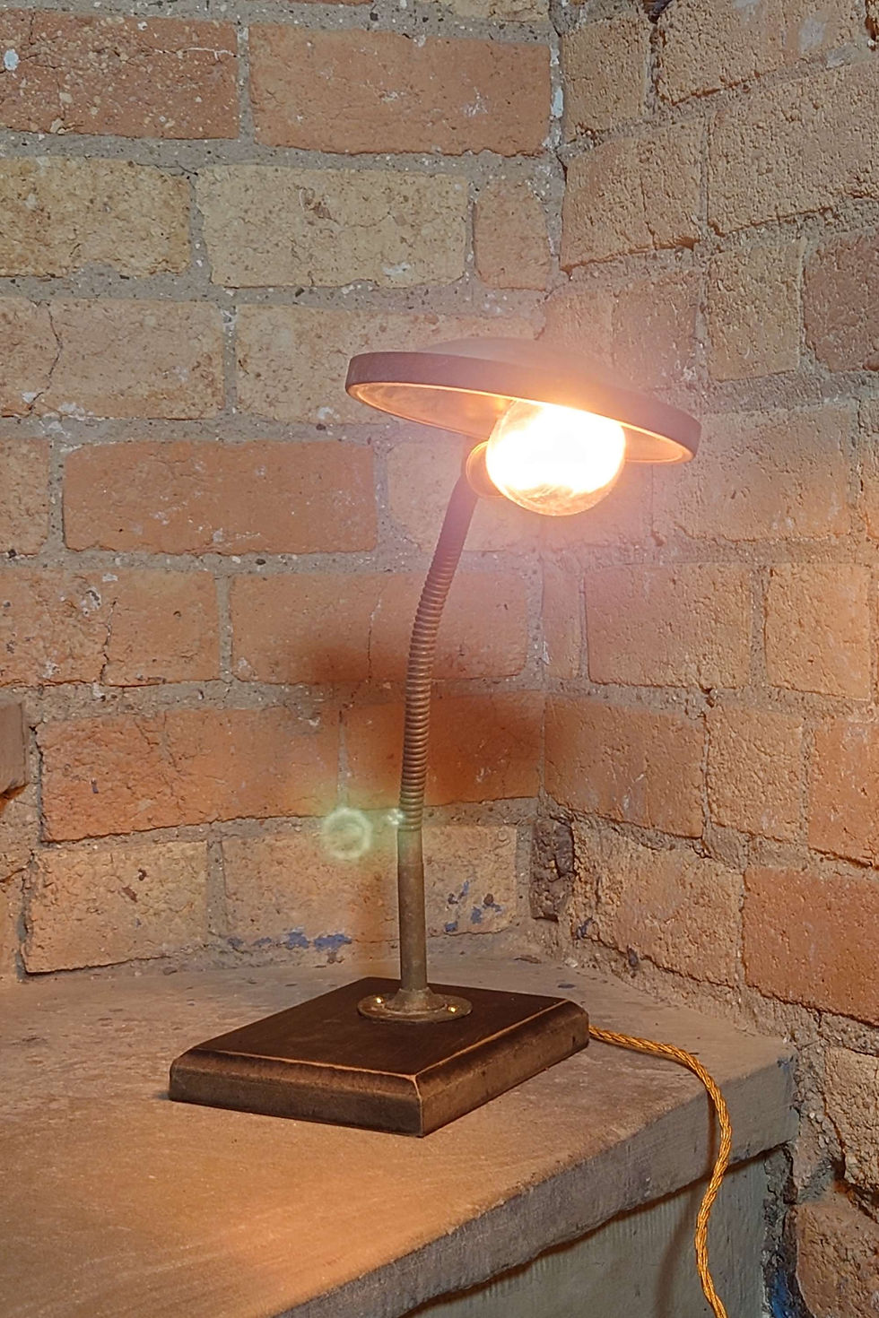 Thumbnail: industrial steampunk desk lamp