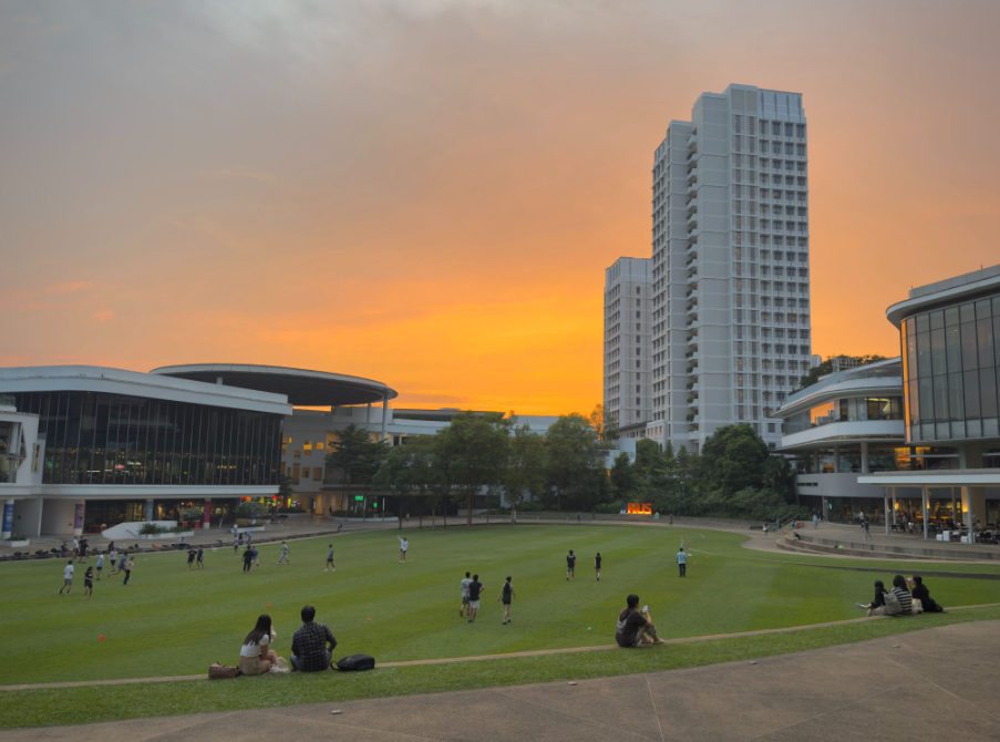 Early May - one of my final sunsets on the NUS campus.