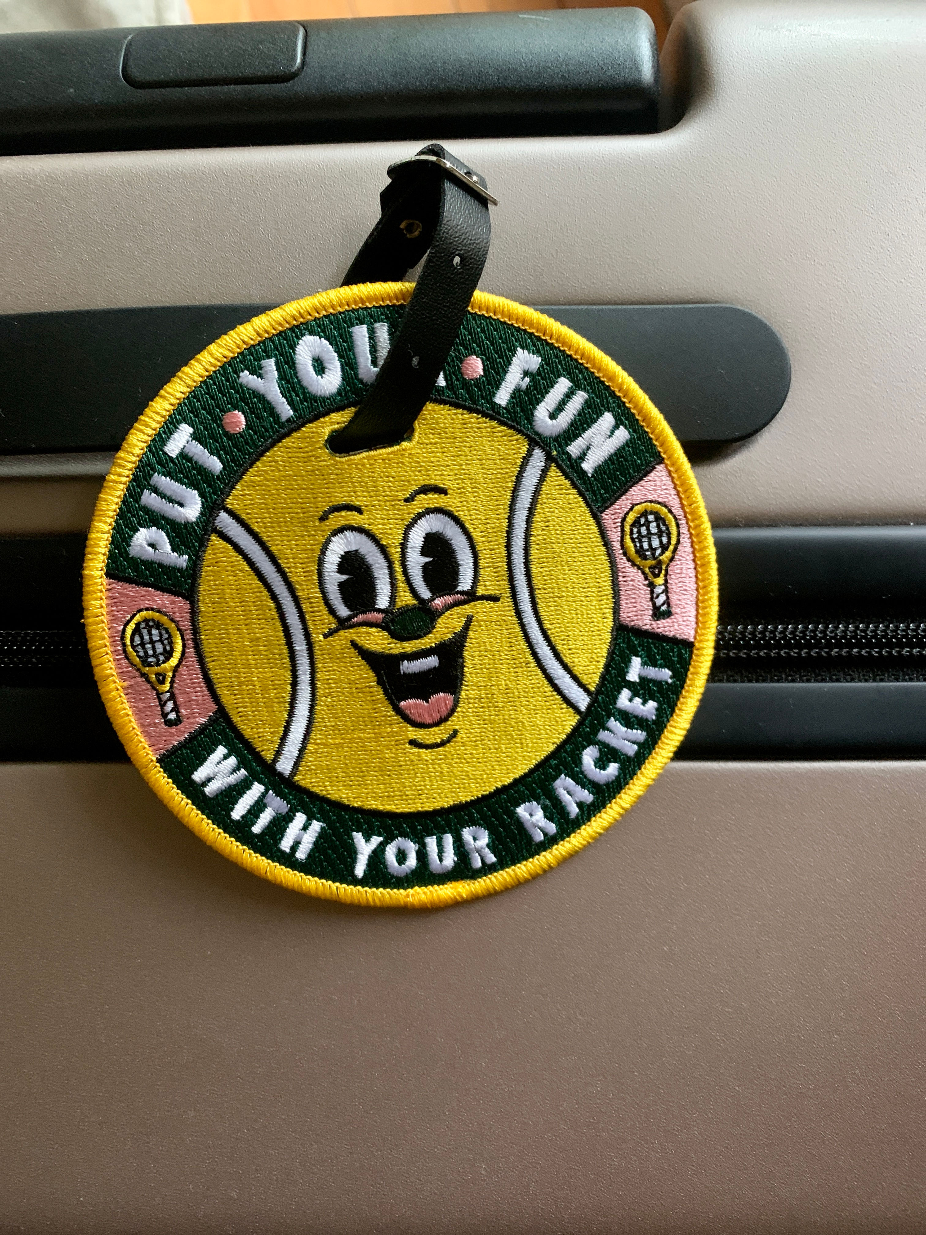 Put Your Fun With Your Racket 拿起你的球拍,享受打球的樂趣