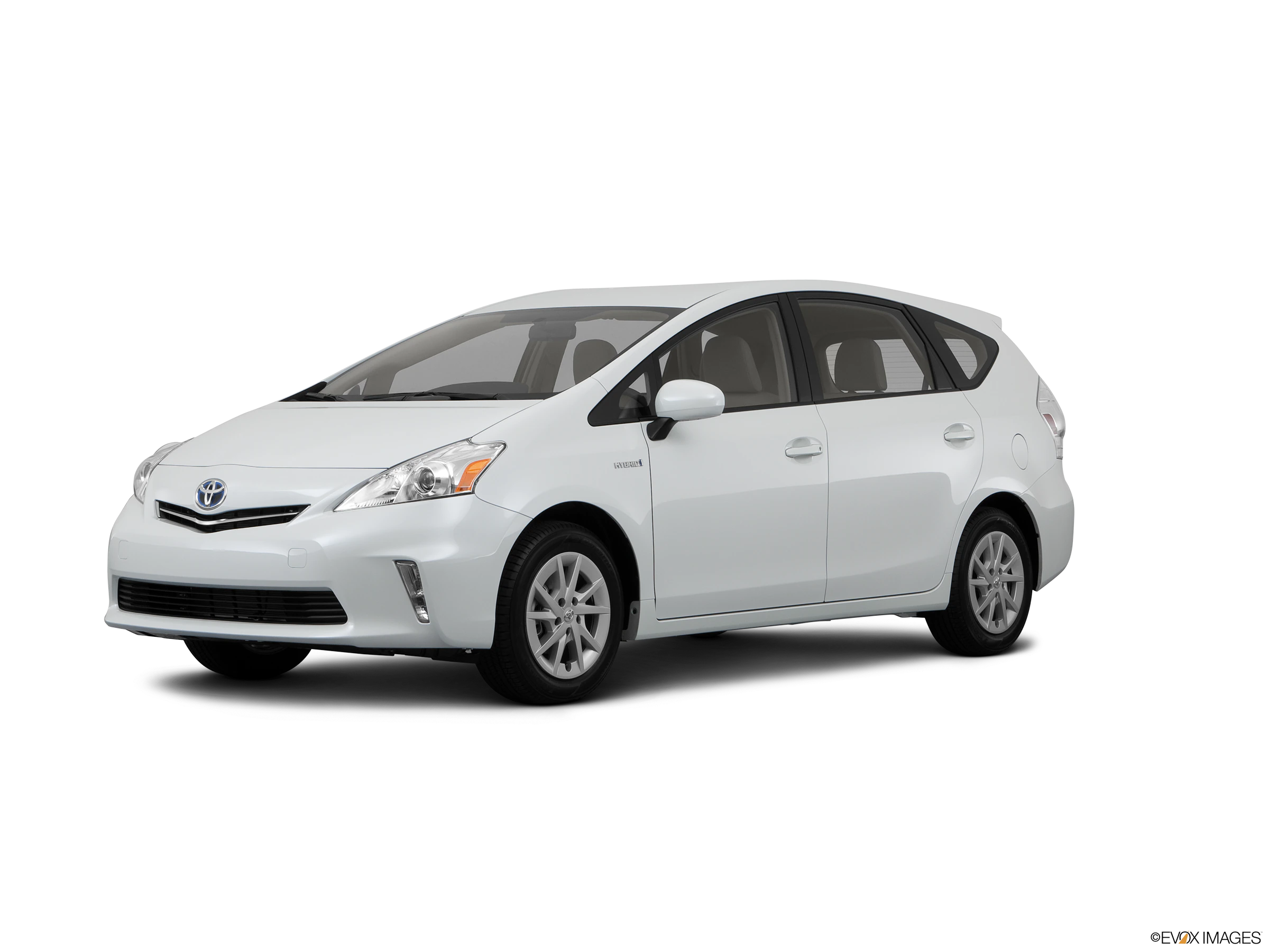 2013-Toyota-Prius v-front_8645_032_2400x1800_070.webp