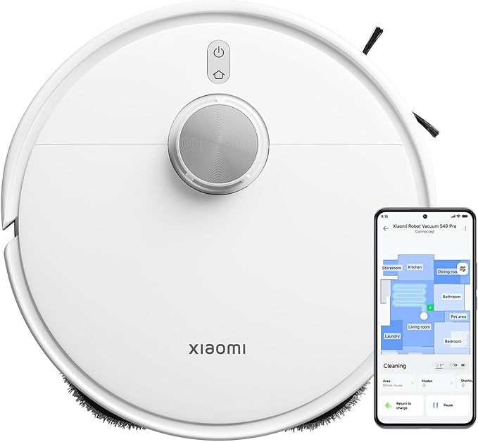 Robô Aspirador Xiaomi S40 Pro com controle de aplicativo em smartphone exibindo mapa de limpeza de casa. Design moderno e minimalista.