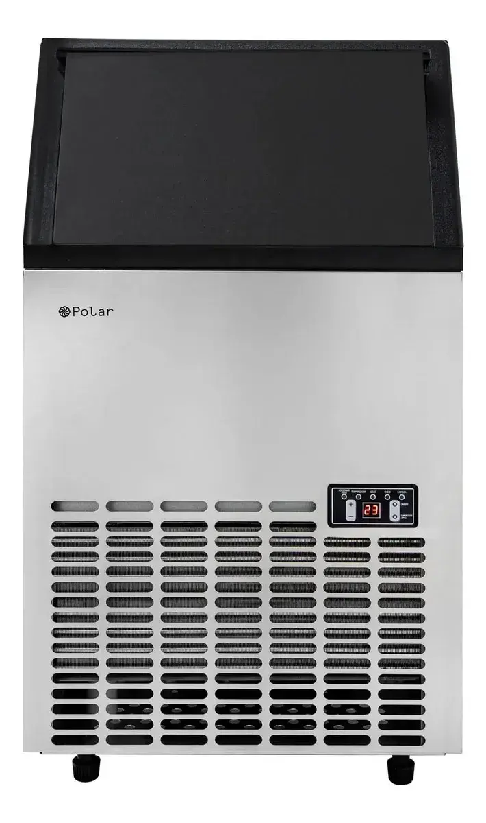 Máquina de gelo prateada e preta, com visor digital mostrando 23. Marca "Polar" no canto superior esquerdo. Design moderno e funcional.