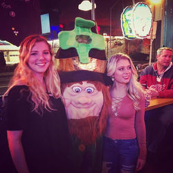 Shamus is a ladies man tonight! #lucky #promo #idt