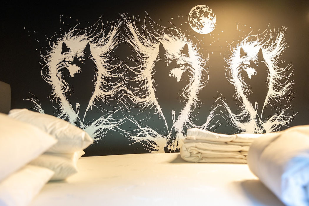 Silberwolf Biker Bar / Hotel Hotelzimmer mit Wandbild