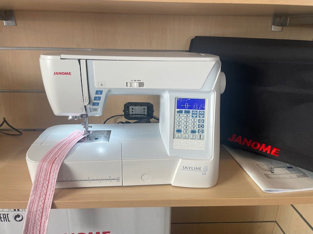 JANOME SKYLINE S3.VENDUTA.