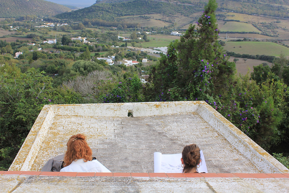 _ artists-drawing-alfresco-in-spain-sara
