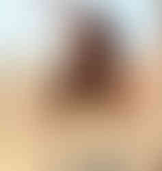 Molly Maine speaking at Colive Fukuoka 2024, sharing her experiences as a digital nomad and freelance illustrator with an engaged audience.