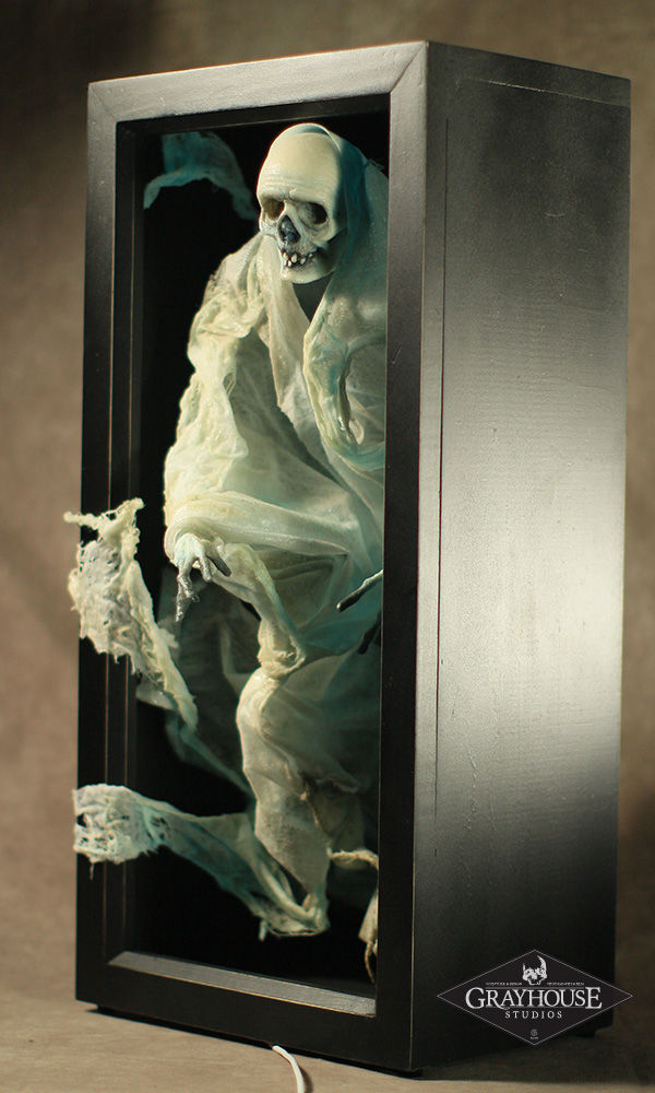 Thumbnail: GLOWING SPECTER DELUXE SHADOWBOX WITH LED