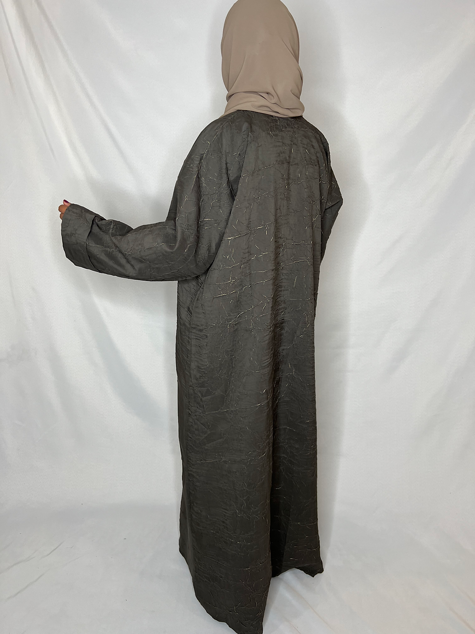 Thumbnail: Sara Khaki Abaya