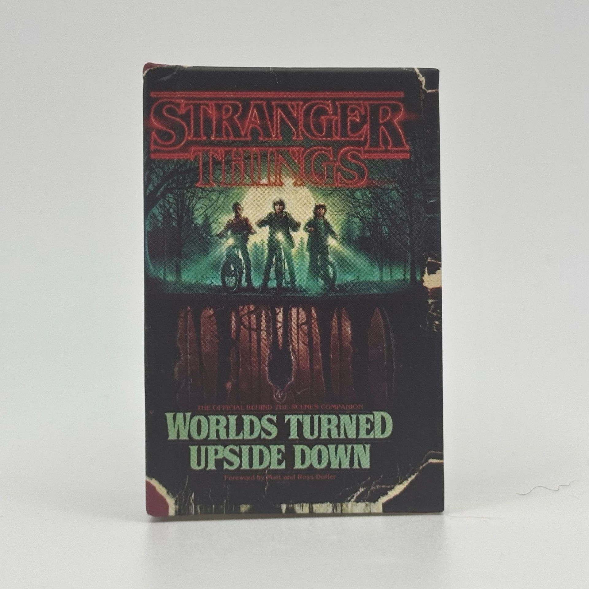 Stranger Things, Worlds Turned Upside Down Mini Brands Books Series 1