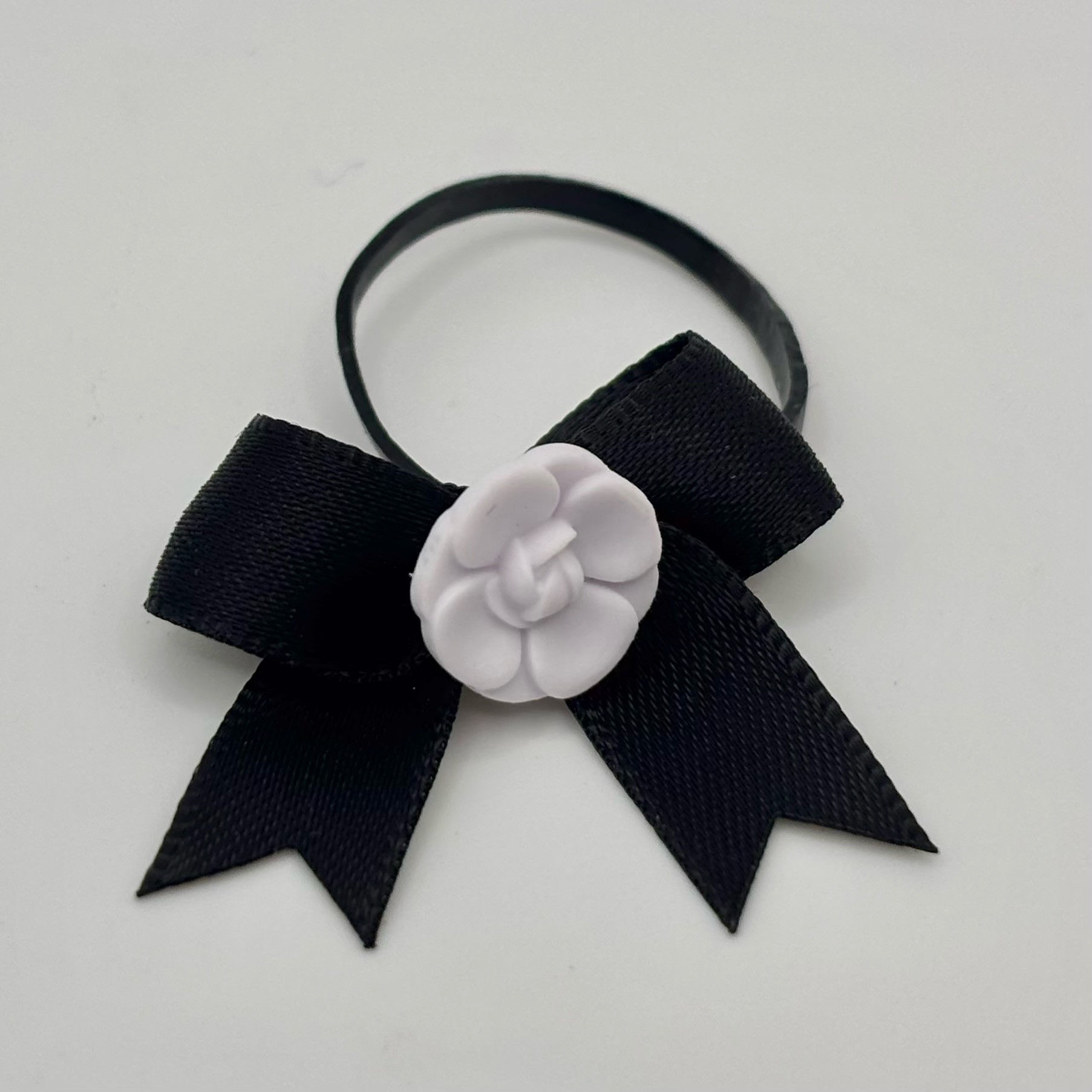 Black and White Flower Hair Bow Mini Brands Fashion Series 3