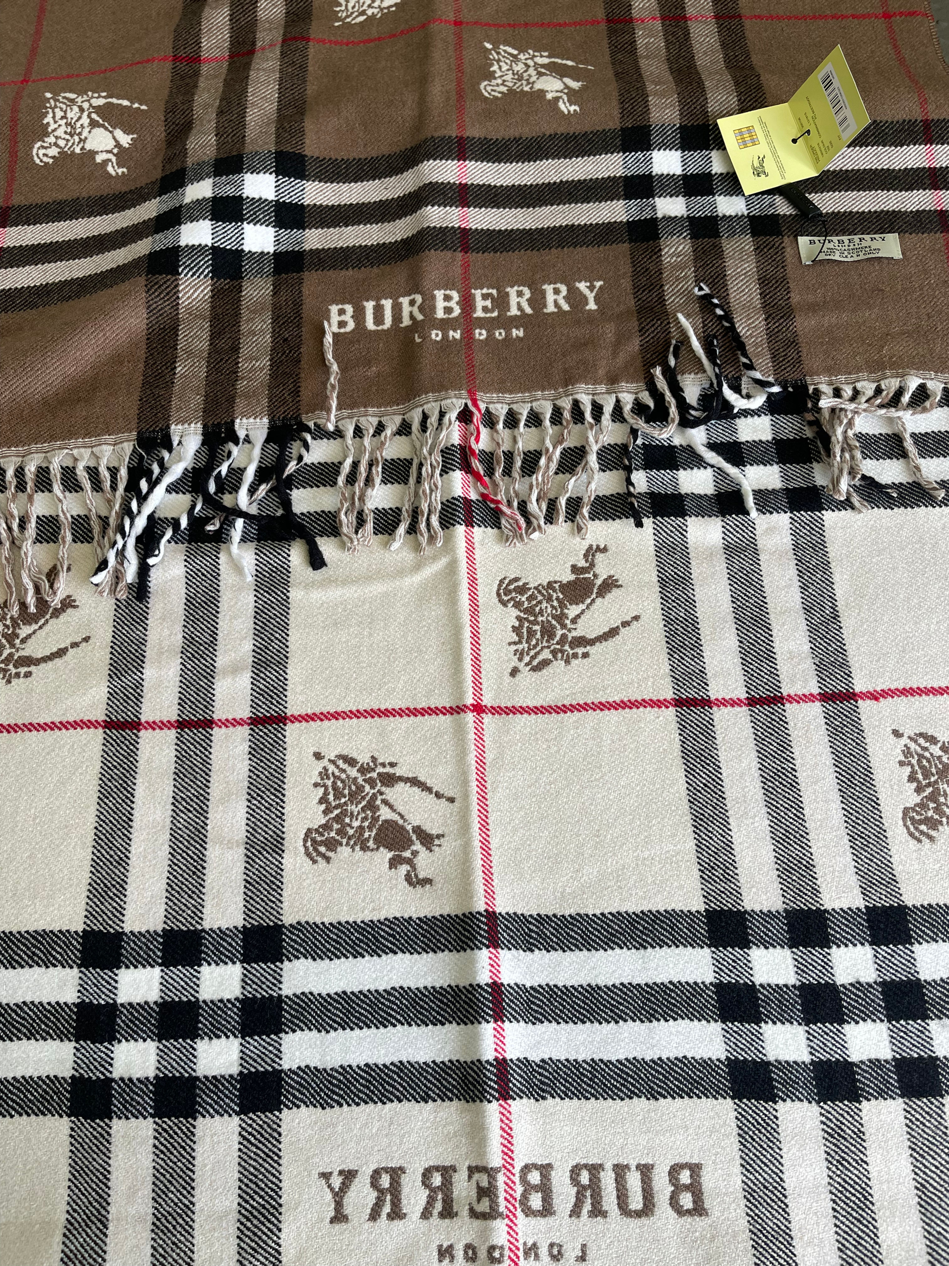 Burberry cashmere scarf, size L