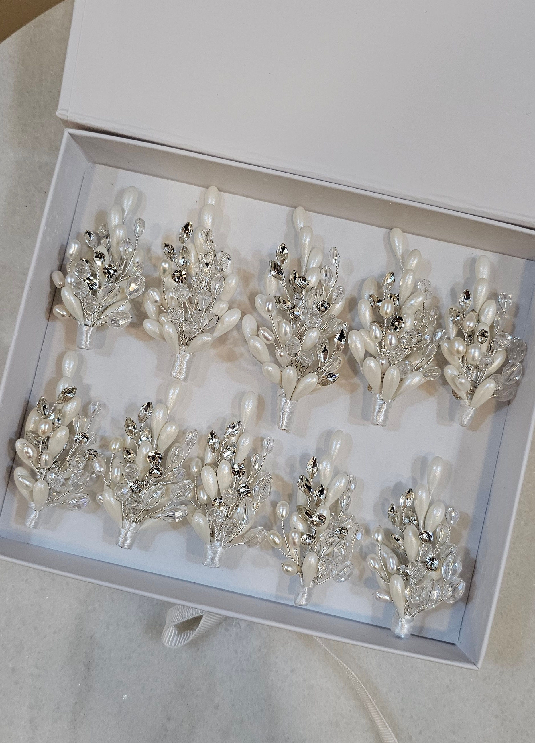 Paquete 10 boutonnieres personalizados