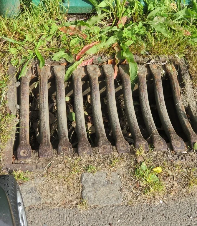 How much does it cost to unblock a drain in the UK?