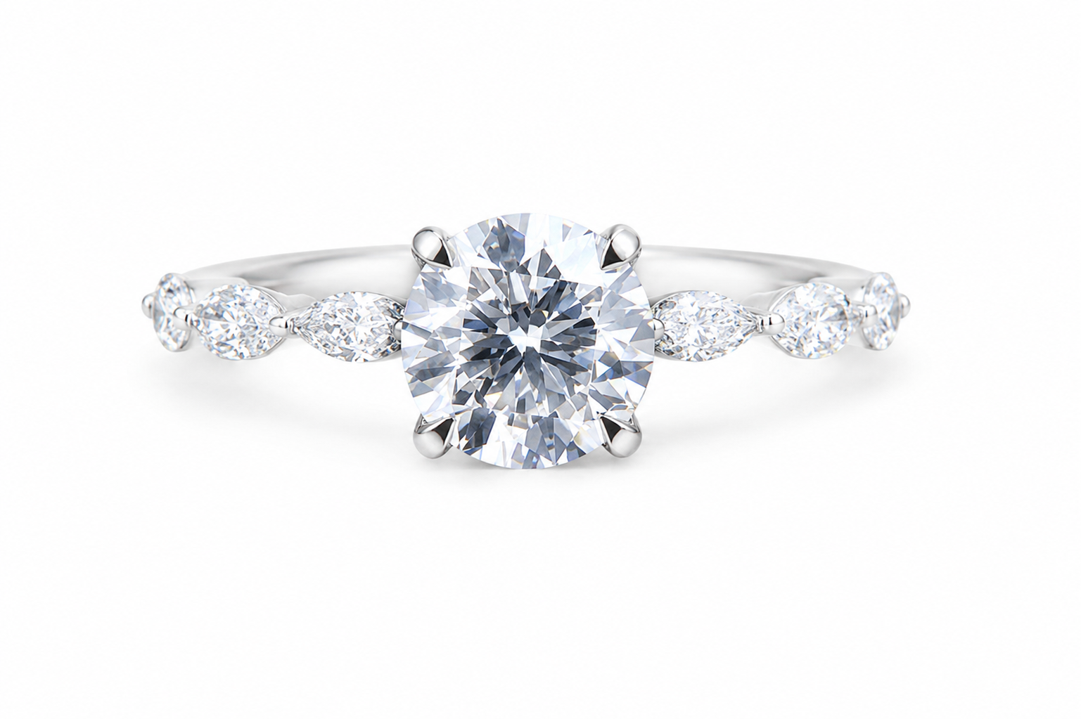Bague de fiançailles Diamant Rond avec Accents Marquise - MAISON AUCLAIRE