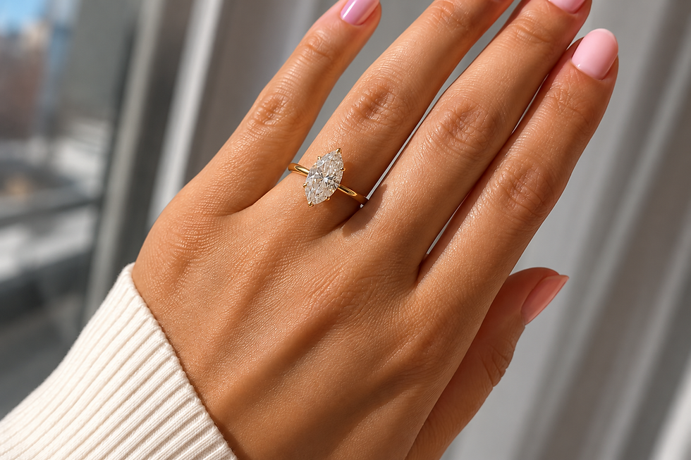 Thumbnail: Bague de Fiançailles Diamant Marquise Solitaire avec Setting Tulipe – Maison AUC