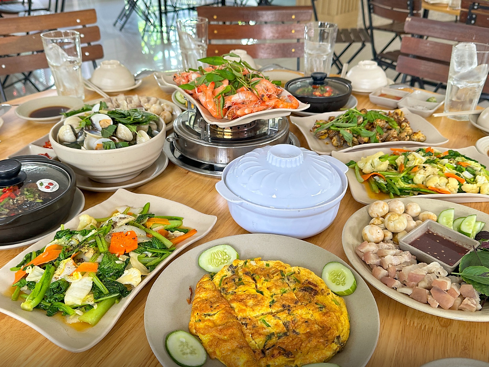 Hãy chọn những khu vực có phòng riêng hoặc góc sân vườn để gia đình có sự riêng tư tuyệt đối khi quây quần!