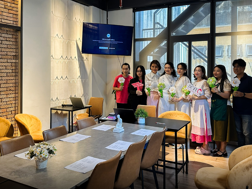 mỗi buổi workshop không chỉ là một buổi học, mà là một cuộc hội ngộ của những tâm hồn đồng điệu giữa một không gian đầy cảm hứng.