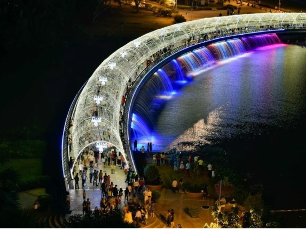 Cầu Ánh Sao – dải ngân hà rực rỡ giữa lòng Sài Gòn