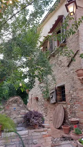 Pieve del Castello side