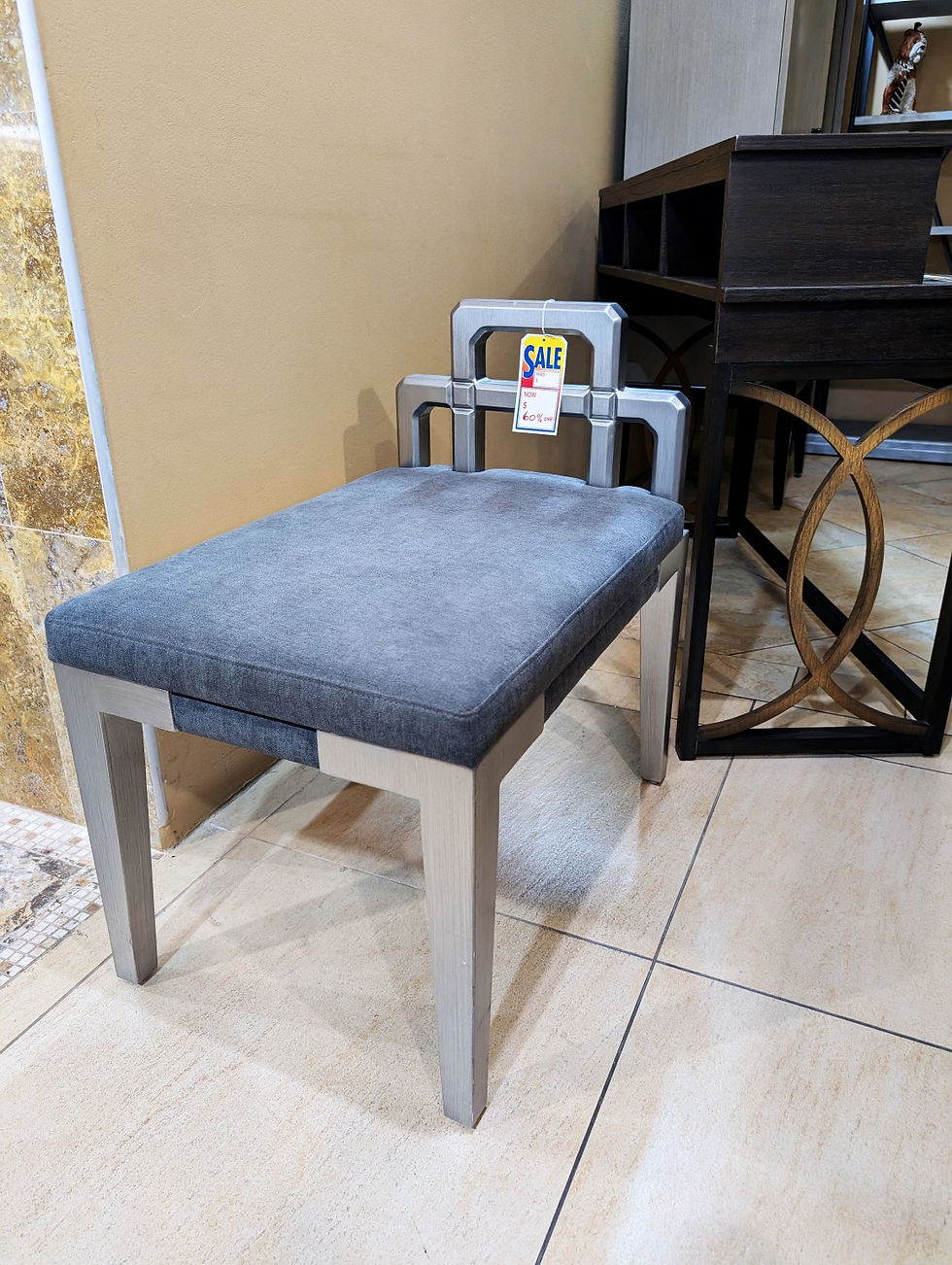 60% OFF – Contemporary Upholstered Bench