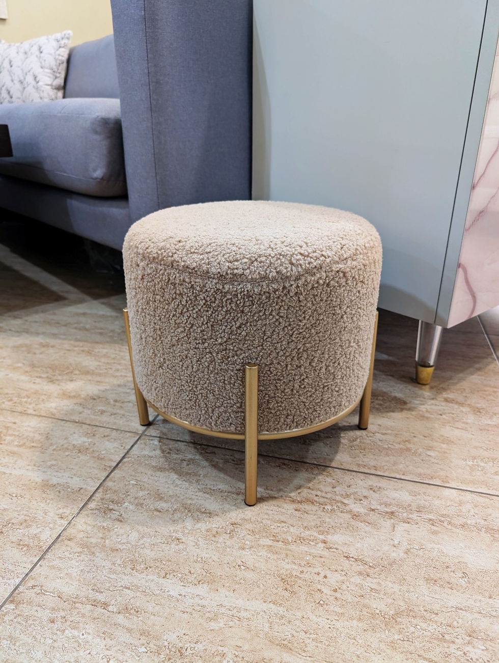 Cute Stool w/ Metal Base