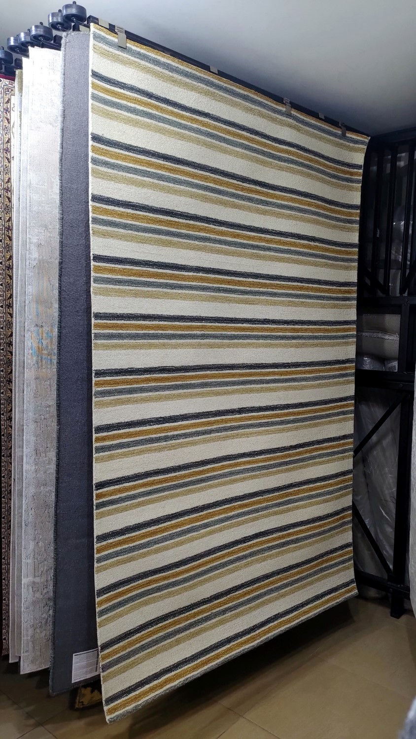Rug – 5′ x 8′