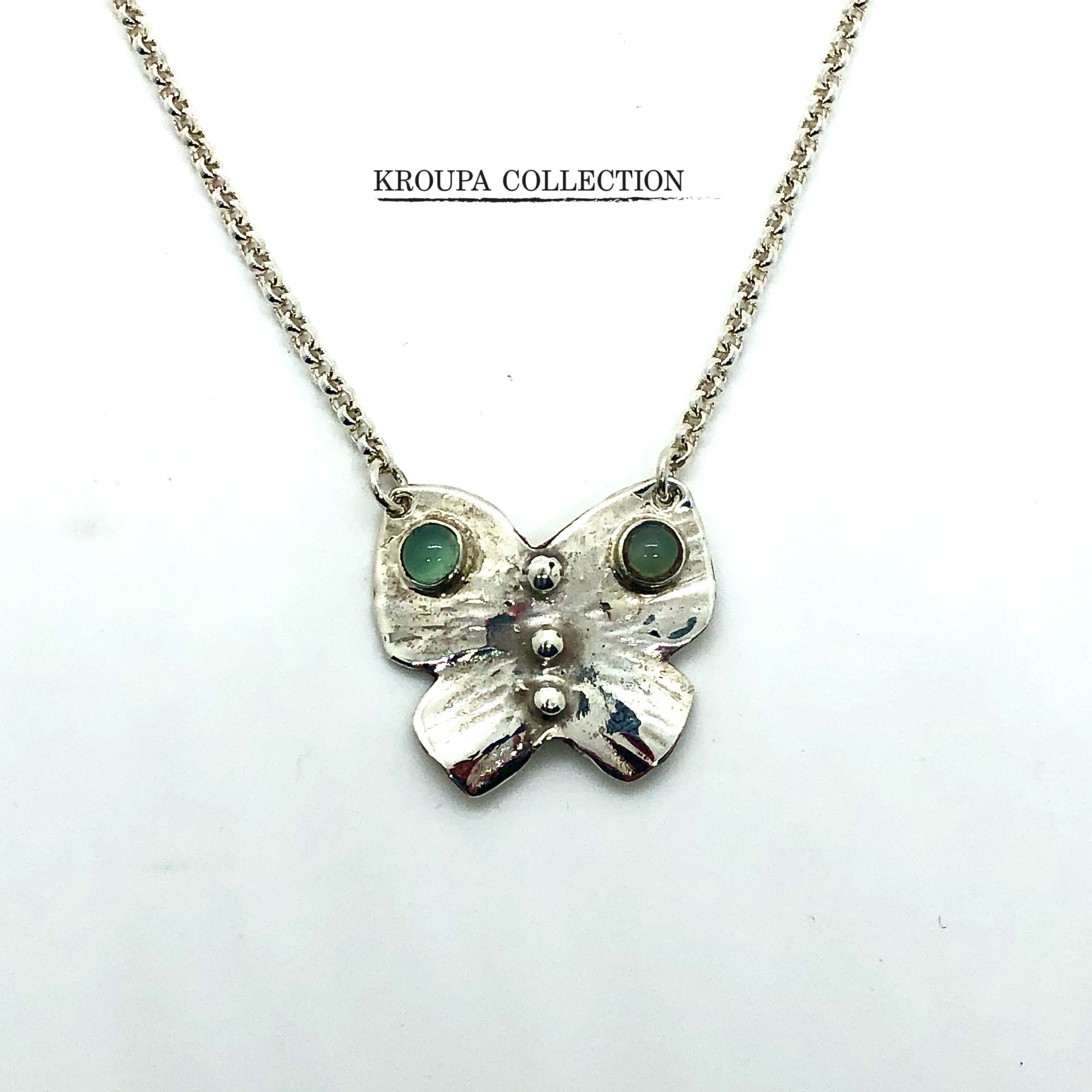 BUTTERFLY SOLO NECKLACE WITH GEMSTONES