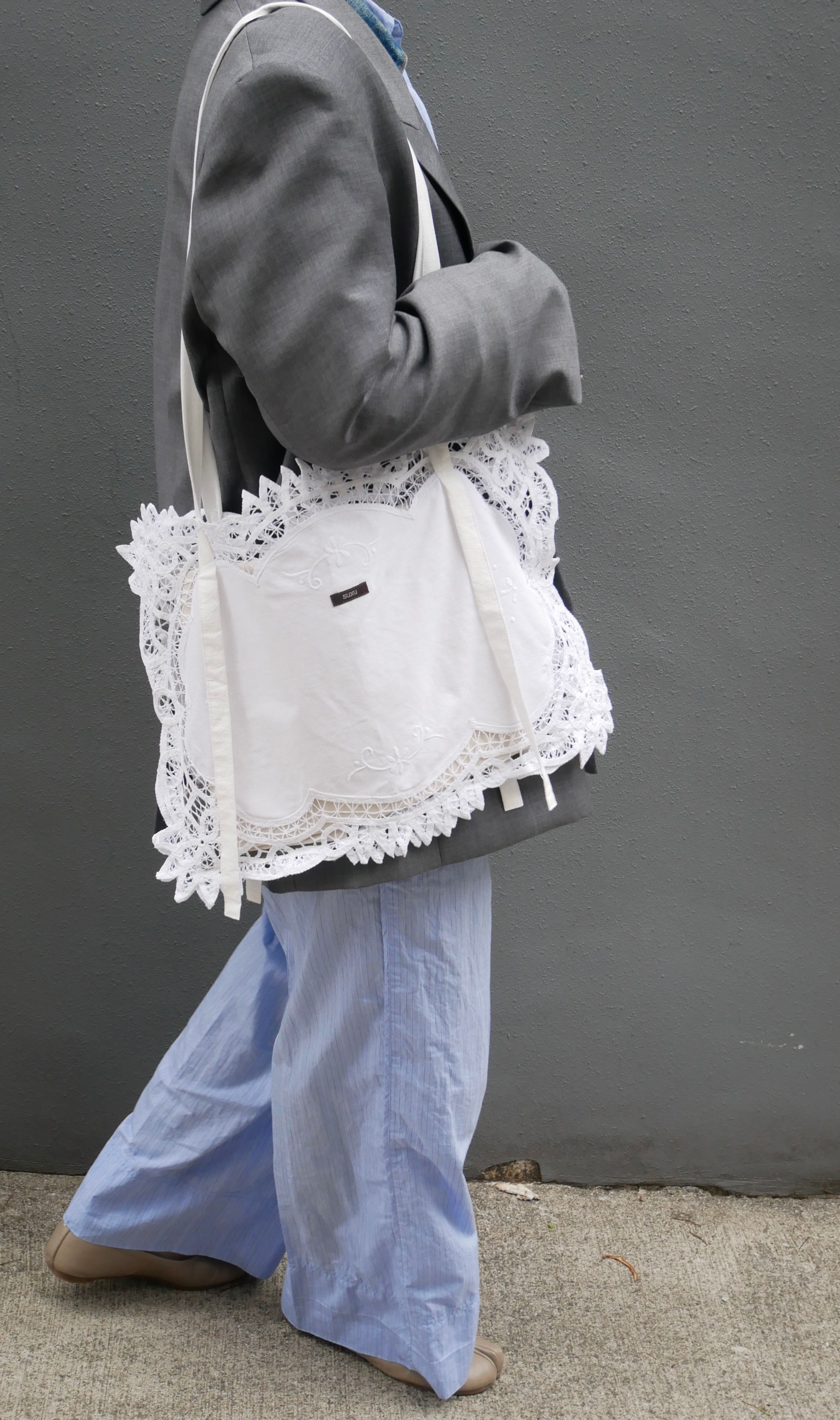 Batten lace tote bag