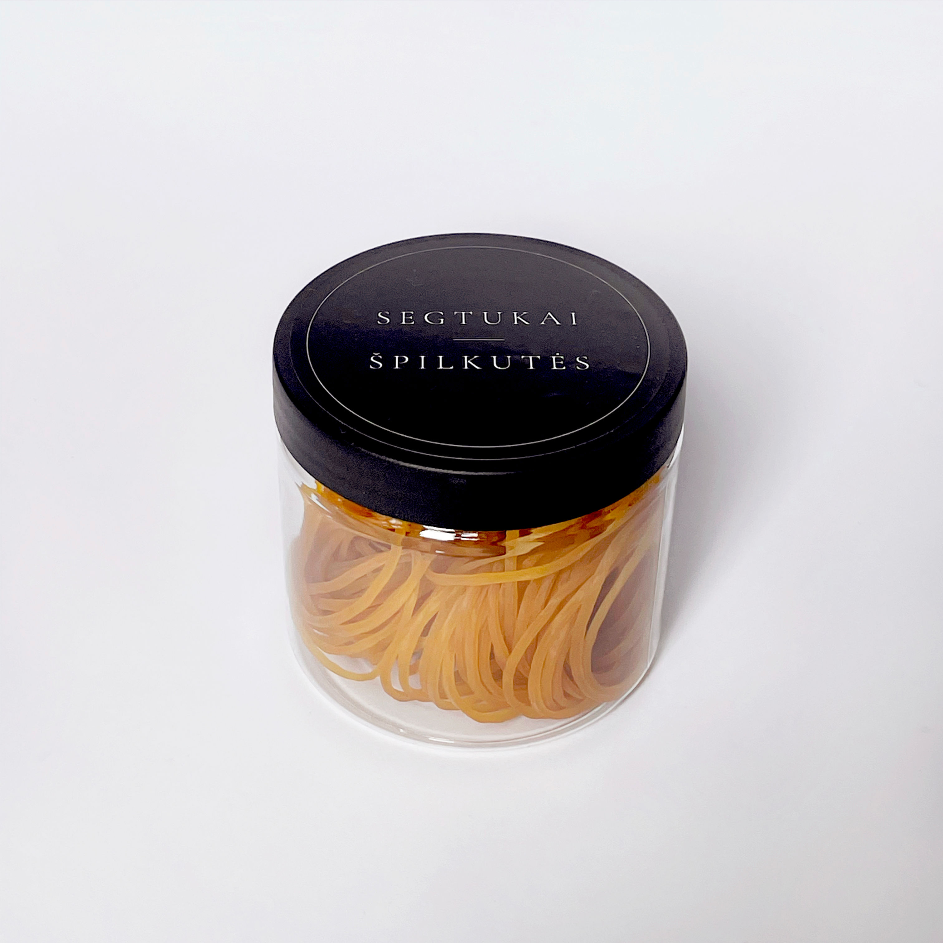 Plaukų gumytės dėžutėje