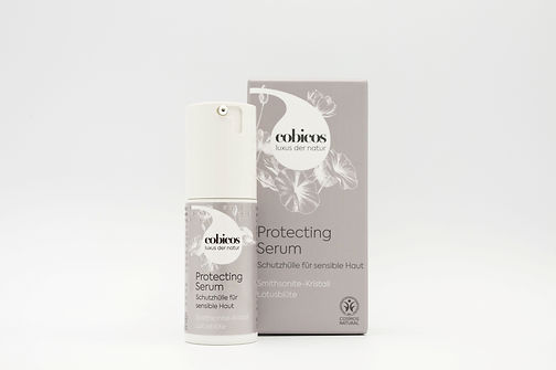 2025_Protecting_Serum_mit_Karton_Freisteller.jpg