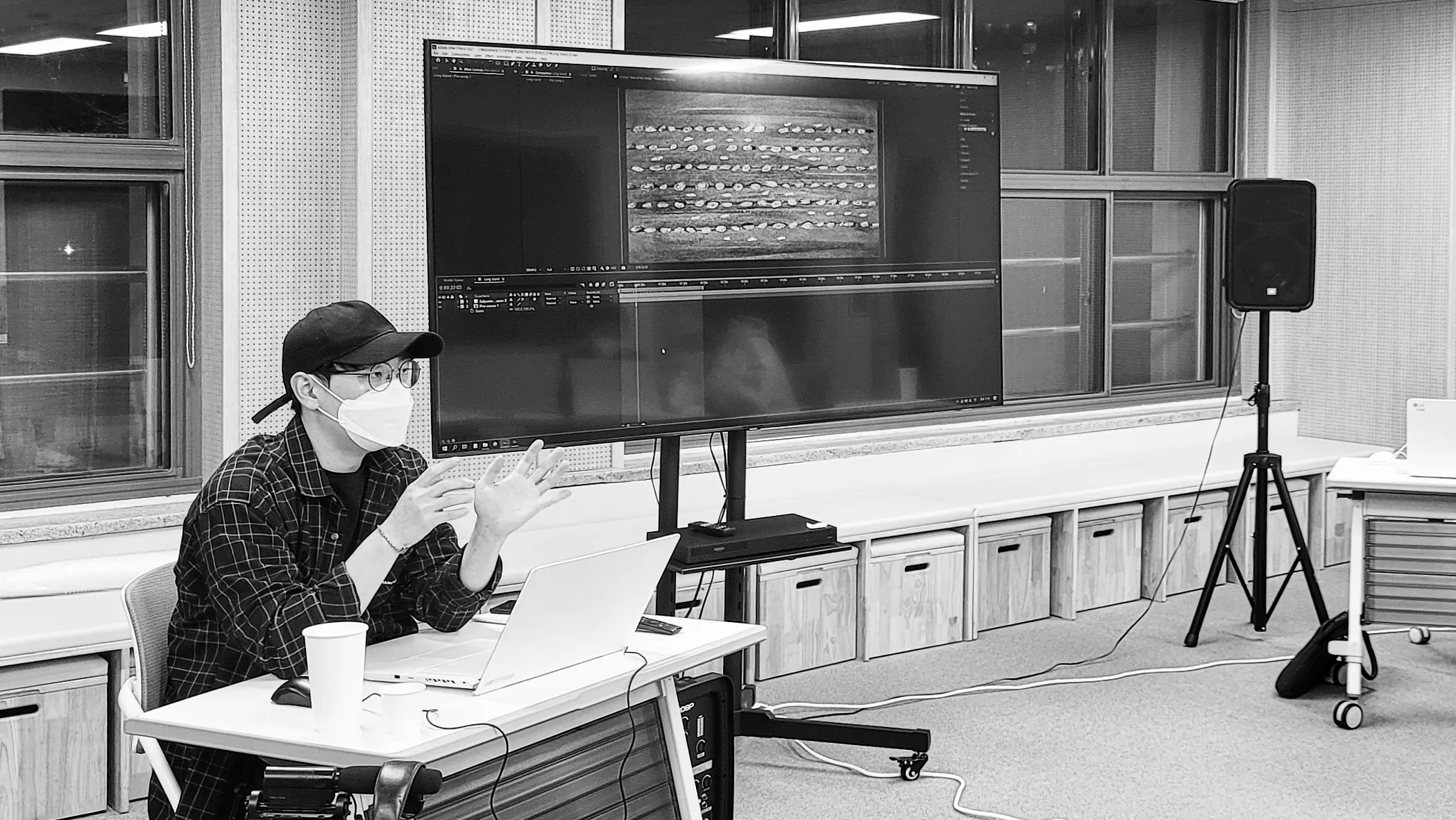 지금 여기의 그림자들: 목탄 드로잉 애니메이션 09_2021.10.21. content media
