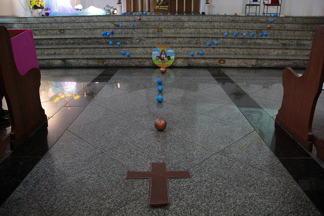 visita-imagem-peregrina-terco-criancas (1)