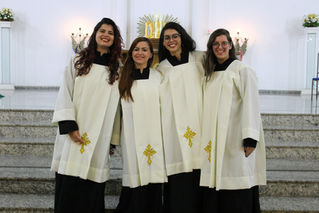 Instituição e renovação de cerimoniárias alegra comunidade