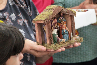 Início do Advento tem bênção dos presépios e envio para a Novena de Natal