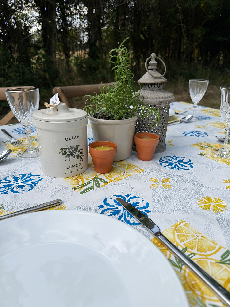 Med lemon tile tablecloth with parasol hole