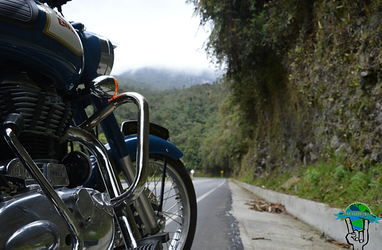 royal enfield en carretera colombia