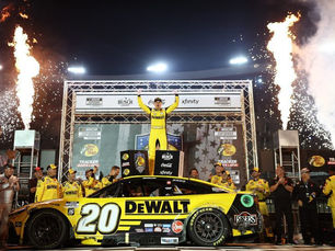 Christopher Bell vence em Bristol após corrida caótica marcada pelo desgaste dos pneus