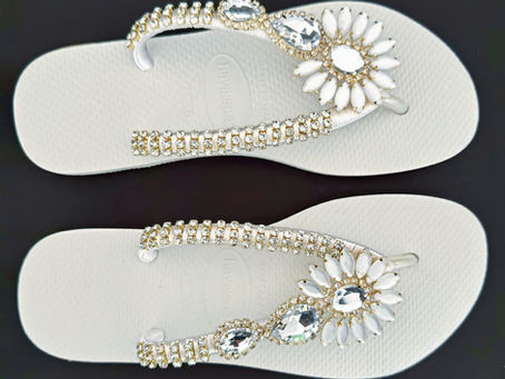 💎 5 bonnes raisons d’avoir une paire de sandales Quel Pied! blanches dans ta garde-robe cet été 2025 ☀️