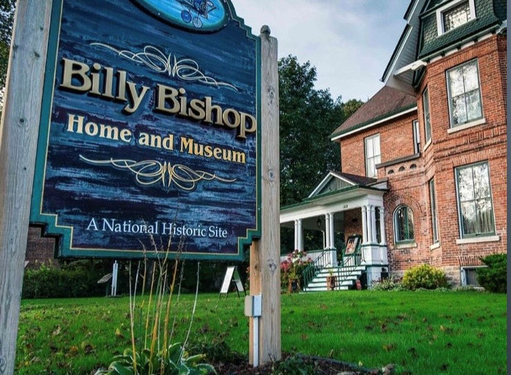 Photo of the Museum's sign and exterior