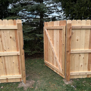 Scenic Wooden Fence Surroundings