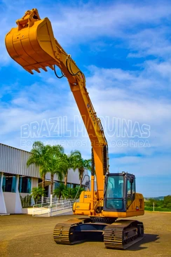 Escavadeira_XGMA no Patio_Brazil Maquinas