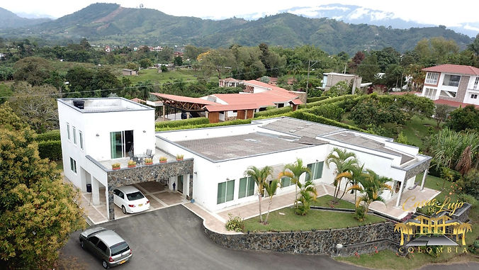 CASA CAMPESTRE EN LA VIA ARMENIA
PEREIRA