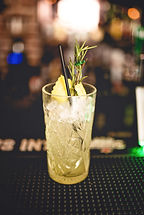 Cocktail mit Rosmarin
