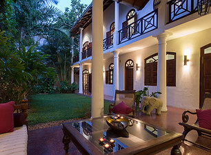 14. No.39 Galle Fort - Patio and garden.