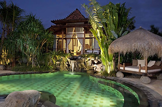 18. Villa Amy - The villa at night.jpg
