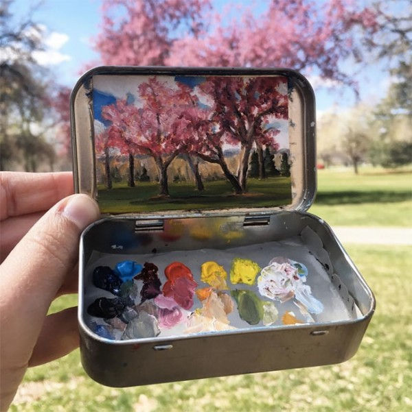 Tiny travel paint kit
