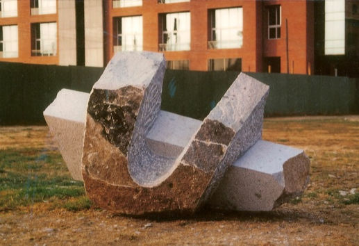 Luis Inostroza granite sculpture