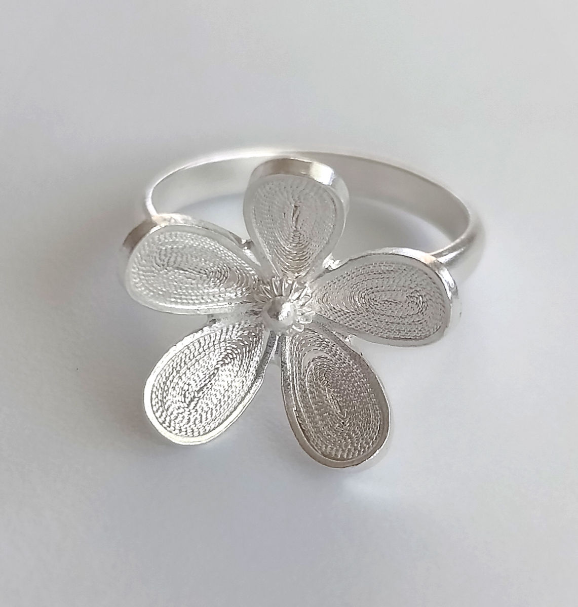 Flor Naciente — Anillo