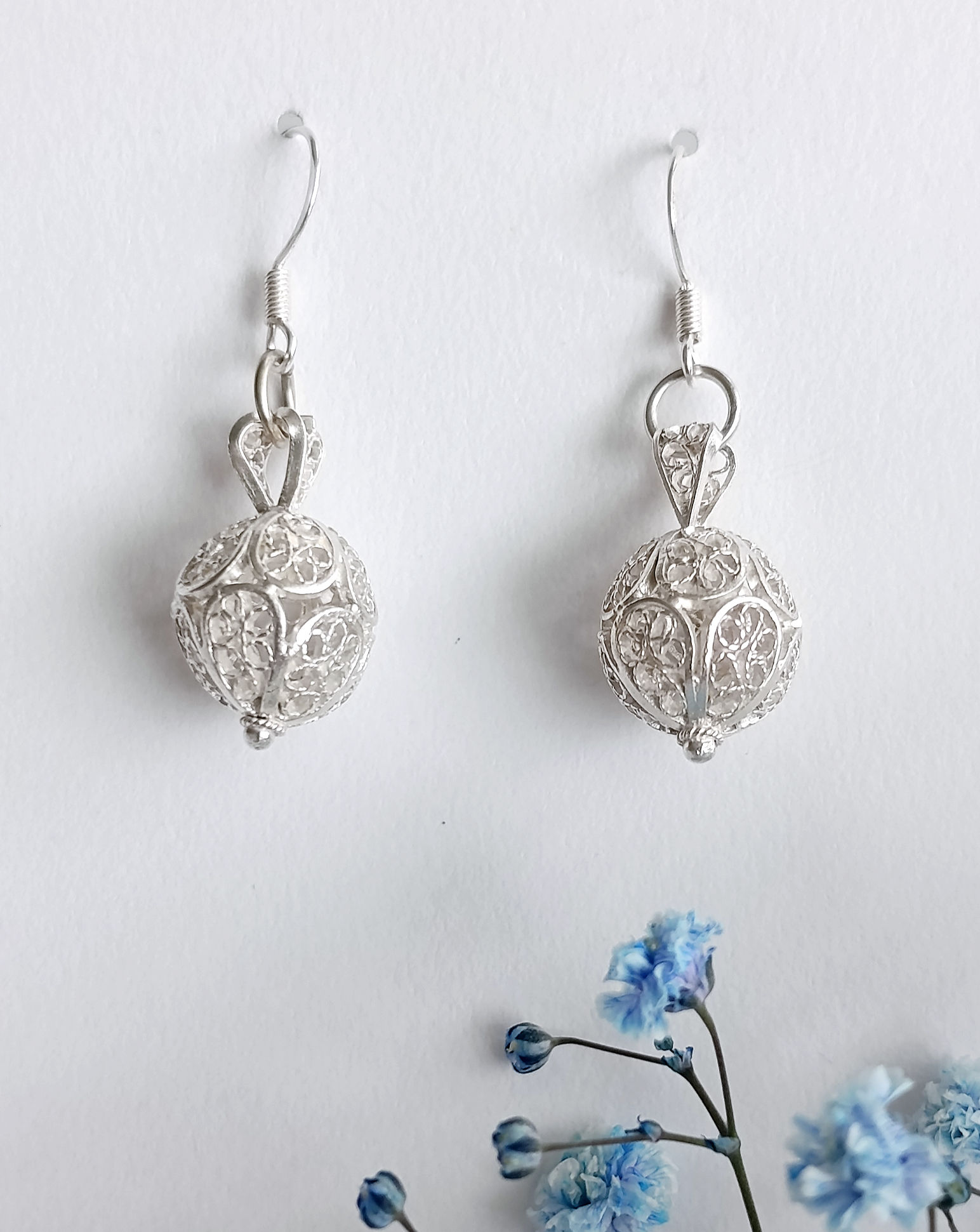 Esferas— Aretes en filigrana de plata